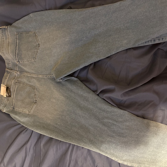 Jeans - Picture 2 of 2